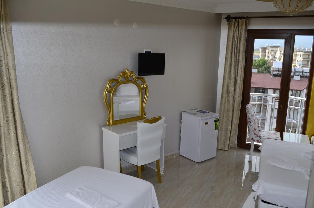 Alev Palace Otel Arsuz Quarto foto