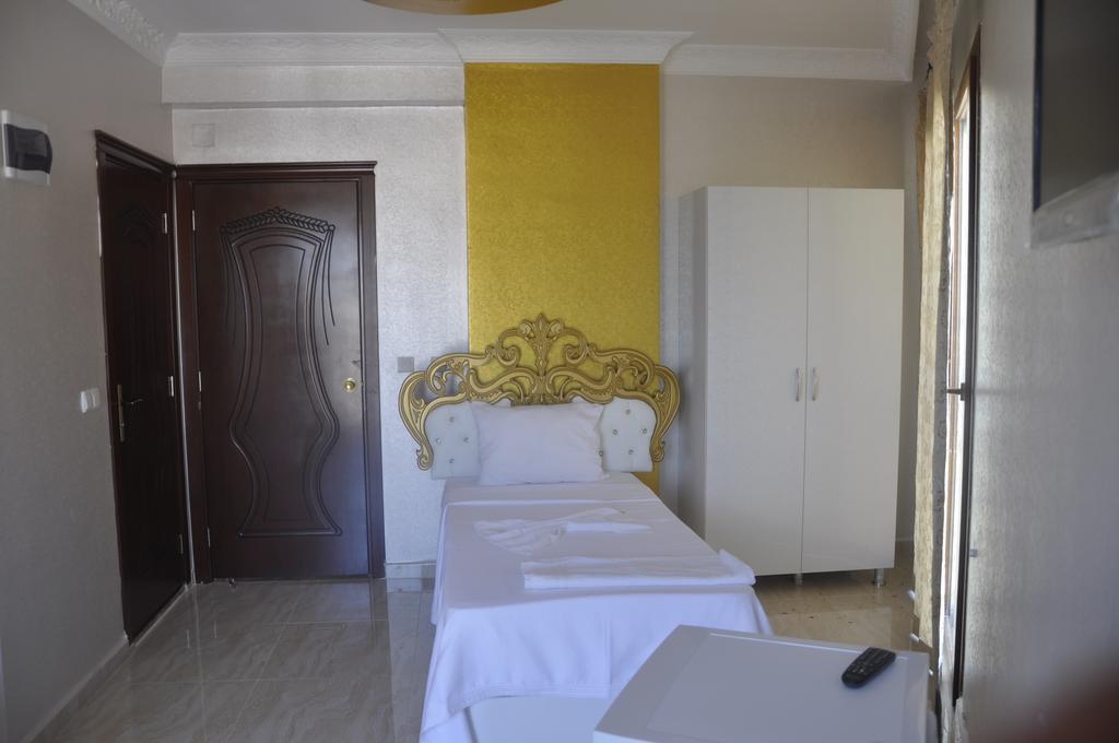 Alev Palace Otel Arsuz Quarto foto