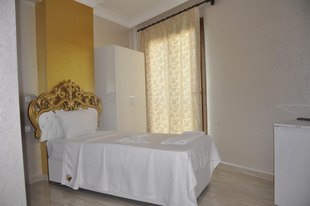 Alev Palace Otel Arsuz Quarto foto